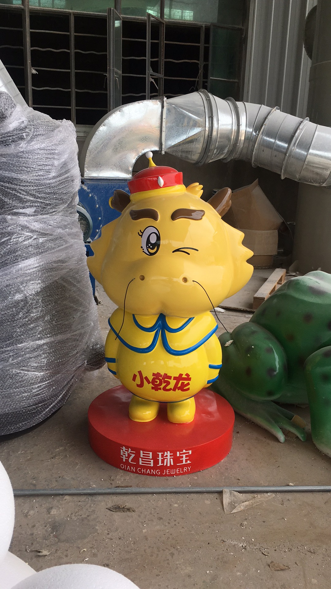 乾昌珠宝门店吉祥物雕塑